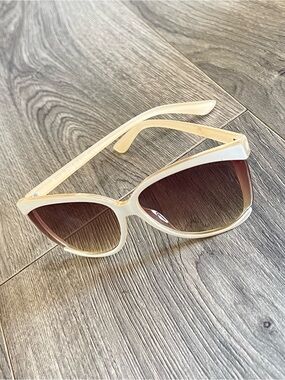 USPA Women’s Cream Cat-Eye Sunglasses with Gradient Lenses